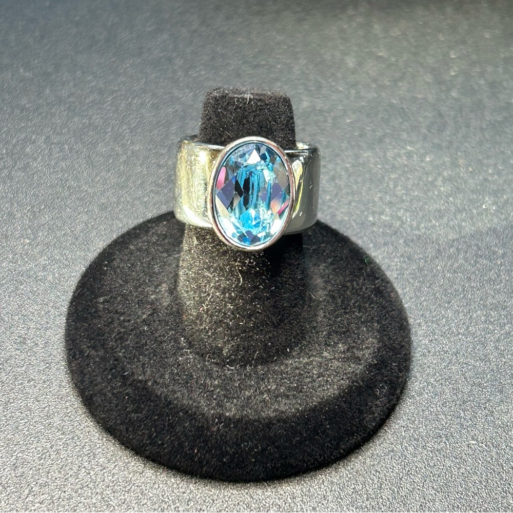 Blue Swarovski Crystal Ring Rhodium Plated Size 6 - Picture 5 of 10